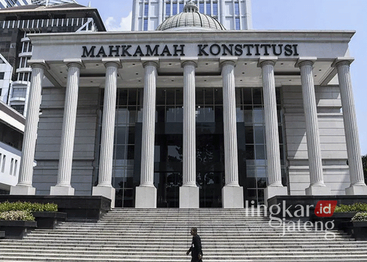 Tampak depan Gedung Mahkamah Konstitusi Republik Indonesia. (Antara/Lingkarjateng.id)