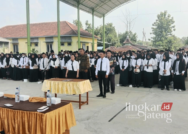 Pelantikan petugas KPPS oleh KPU Pati