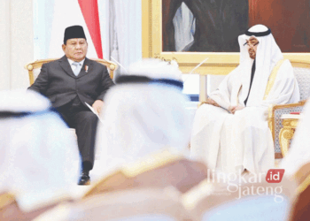 DUDUK BARENG: Presiden Prabowo Subianto bersama Presiden Persatuan Emirat Arab (PEA) Sheikh Mohamed bin Zayed Al Nahyan (MBZ) dalam pertemuan di Qasr Al Watn, Abu Dhabi, PEA, Sabtu, 23 November 2024. (Antara/Lingkarjateng.id)