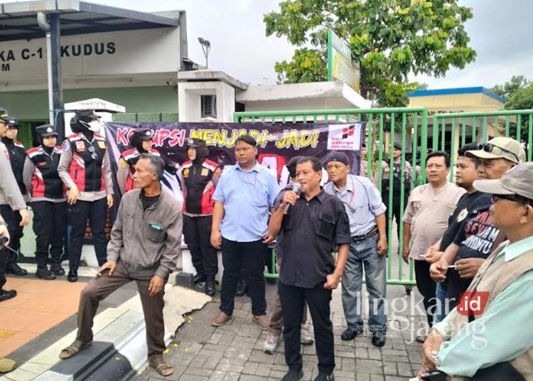 Demo di Kejari Kudus