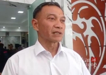 3 Tersangka Kasus Bullying Mahasiswi PPDS Anestesi Undip Dicekal ke Luar Negeri 32 Direktur Reserse Kriminal Umum (Dirreskrimum) Polda Jateng, Kombes Pol. Dwi Subagio, usai menghadiri rilis akhir tahun di Mapolda Jateng, Semarang, pada Jumat, 27 Desember 2024. (Rizky Syahrul Al-Fath/Lingkarjateng.id)