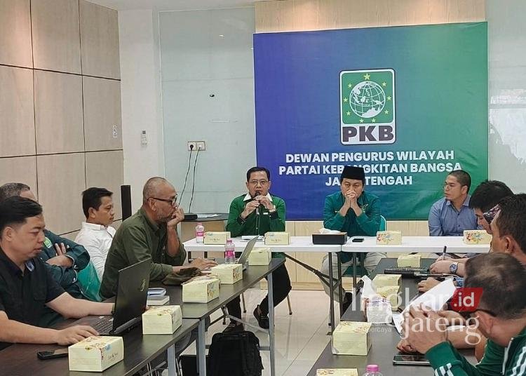 DISKUSI: Tim Transisi Lutfi Yasin Saat di Kantor PKB Jateng, di Semarang, Senin 21 Januari 2025. (PKB Jateng/Lingkarjateng.id)