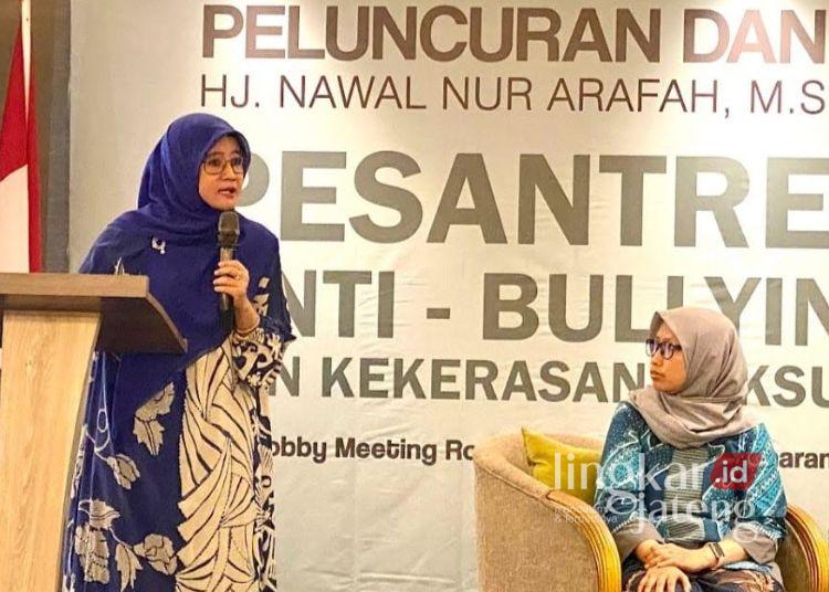 Nawal Nur Arafah dalam peluncuruan buku Pesantren Anti Bullying dan Kekerasan Seksual di Hotel Semarang, Sabtu, 25 Januari 2025. (Syahril Muadz/Lingkarjateng.id)