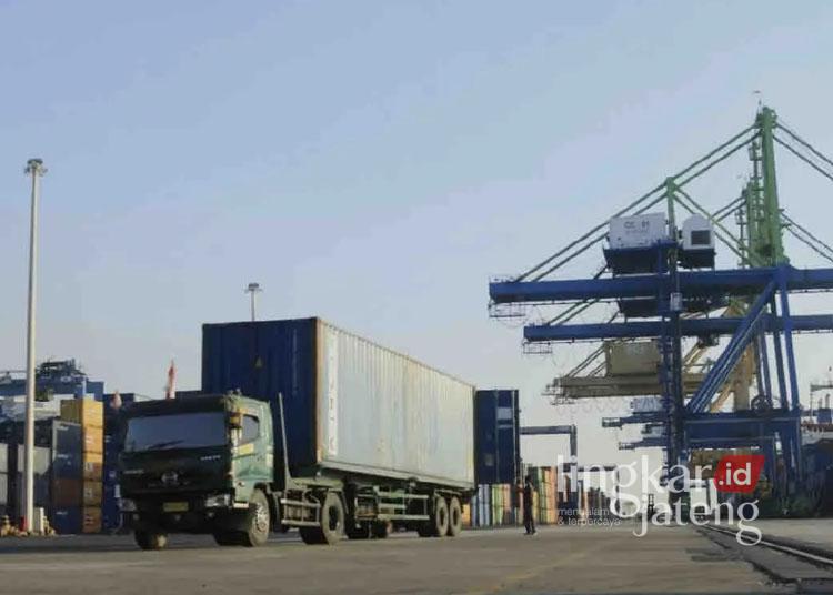 Nilai Ekspor di Pati Tembus Rp 2,4 Triliun, Dua Produk Ini Mendominasi 25 ILUSTRASI : Suasana aktivitas pelabuhan kelolaan PT Pelindo Regional 4 di Makassar. (ANTARA/Lingkarjateng.id)