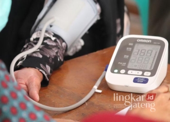 ILUSTRASI : Pemeriksaan kesehatan. (Unsplash@Mufid Majnun/Lingkarjateng.id)