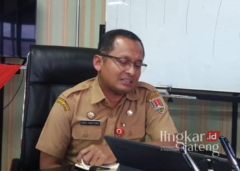 Pegawai Non-ASN Kota Semarang yang Tak Ikut Seleksi PPPK Terancam Dipecat 30 Kepala BKPP Kota Semarang, Joko Hartono, saat diwawancarai di kantornya pada Senin, 13 Januari 2025. (Syahril Muadz/Lingkarjateng.id)