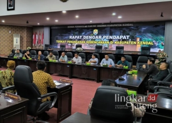 Pemkab Kendal Diminta Cairkan Dana Belanja Tidak Terduga untuk Penanganan Bencana 31 Rapat dengar pendapat terkait penanganan bencana yang digelar DPRD Kendal pada Kamis, 30 Januari 2025. (Arvian Maulana/Lingkarjateng.id)