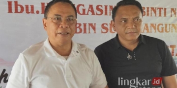 Ilustrasi: Sudewo dan Risma Ardhi Chandra saat terpilih menjadi pasangan Bupati dan Wakil Bupati Pati. (Lingkarjateng.id)