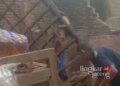 ROBOH: Kondisi rumah milik Sutri warga Dukuh Pejing RT 03 RW 09, Desa Tulakan, Kecamatan Donorojo Kabupaten Jepara, yang roboh pada Senin (20/1/2025), sekitar pukul 07.30 WIB. (Tomi Budianto/Lingkarjateng.id)