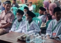 Para peserta Khitan Massal menunggu giliran di Kompleks Masjid Kajen, Senin (27/1). (Setyo Nugroho/Lingkarjateng.id)
