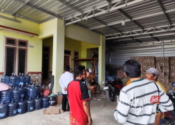 Rumah juragan grosir sembako yang menjadi korban korban perampokan di Desa Kedungwinong, Kecamatan Sukolilo, Kabupaten Pati, pada Senin, 20 Januari 2025. (Setyo Nugroho/Lingkarjateng.id)