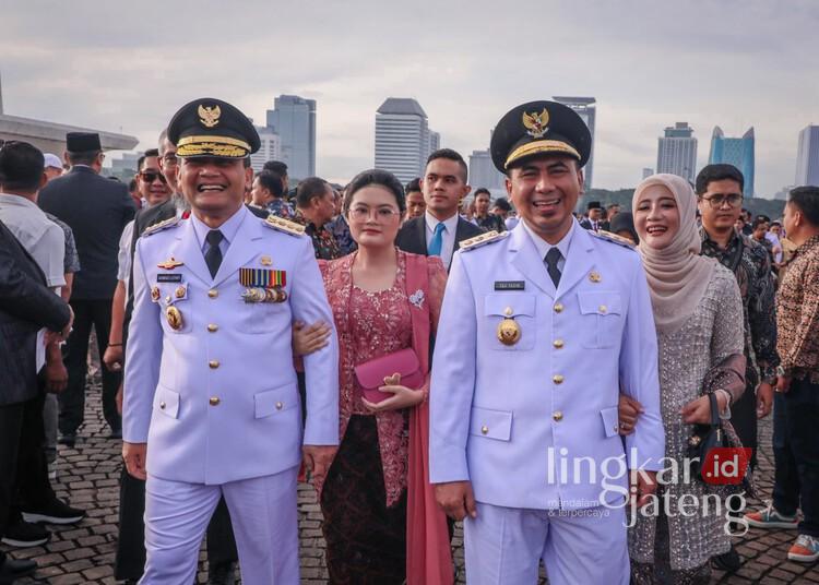 Gubernur dan Wakil Gubernur Jawa Tengah, Ahmad Luthfi dan Taj Yasin Maimoen, bersama istri masing-masing saat mengikuti pelantikan di Jakarta pada Kamis, 20 Februari 2025. (Dok. Pemprov Jateng/Lingkarjateng.id)