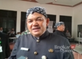 Bupati Semarang, Ngesti Nugraha, saat dimintai keterangan di Pendopo Rumah Dinas Bupati Semarang pada Sabtu, 15 Februari 2025. (Hesty Imaniar/Lingkarjateng.id)