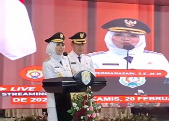 Bupati Tika Komitmen Bangun Kendal di Tengah Efisiensi Anggaran 26 Bupati dan Wakil Bupati Kendal, Dyah Kartika Permanasari dan Benny Karnadi. (Arvian Maulana/Lingkarjateng.id)