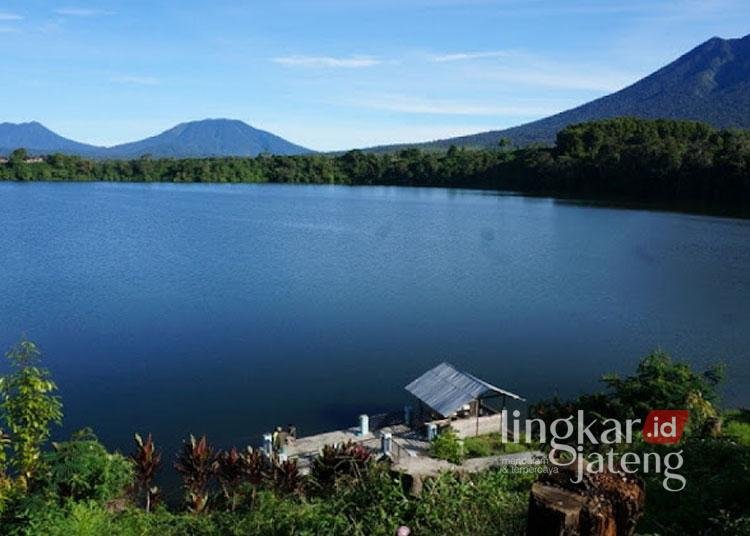 Danau Depati Empat ( Sumber : diskominfo.meranginkab.go.id)