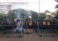 Demo mahasiswa di depan Kantor Gubernur Jateng untuk menuntut pembatalan efisiensi anggaran pendidikan, Selasa, 18 Februari 2025. (Syahril Mu'adz/Lingkarjateng.id)