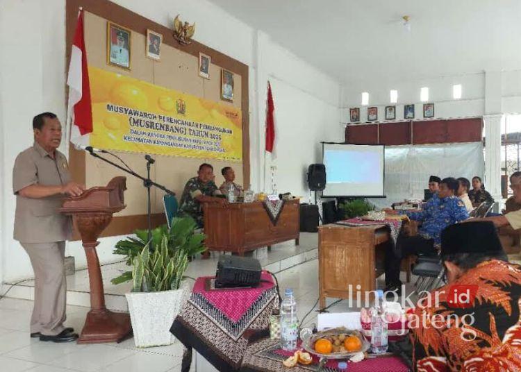 MUSYAWARAH: Ketua DPRD Kabupaten Pekalongan, Abdul Munir, saat memberikan arahan dalam Musrenbang Kecamatan Karanganyar, Senin, 17 Februari 2025. (Fahri Akbar/Lingkarjateng.id)