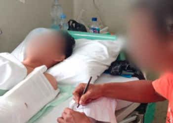 Kepolisian Satreskrim Polresta Pati menggali informasi dari korban dugaan pembegalan di RSUD Soewondo Pati, Senin, 24 Februari 2025. (Dok. Polsek Pucakwangi/Lingkarjateng.id)