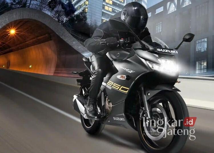 Pengendara menaiki motor Suzuki Gixxer SF 250. (Dok. Suzuki/Lingkarjateng.id)