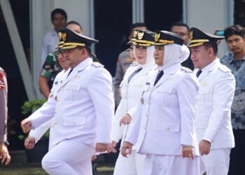 Bupati dan Wakil Bupati Semarang, Ngesti Nugraha dan Nur Arifah, saat mengikuti pelantikan kepala daerah serentak di Istana Kepresidenan, Jakarta, pada Kamis, 20 Februari 2025. (Lingkarjateng.id)