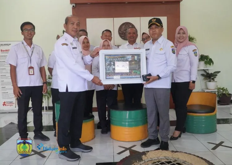 Pamitan Jelang Purna Tugas, Pj Bupati Jepara Safari ke Kantor OPD 26 Pamitan Jelang Purna Tugas Pj Bupati Jepara Safari ke Kantor OPD1