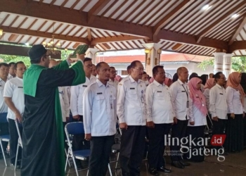 Ratusan ASN Pemerintah Kabupaten Pati menjalani pelantikan dan pengambilan sumpah sebagai pejabat pimpinan tinggi di Pendopo Kabupaten Pati pada Juli 2024 lalu. (Setyo Nugroho/Lingkarjateng.id)
