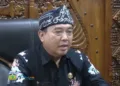 Pemkab Jepara Diajak Bangun Budaya Antikorupsi Lewat Konsep IDOLA 29 Penjabat Bupati Jepara Edy Supriyanta menyampaikan sambutan dalam diskusi bersama jajaran Forkopimda, kepala perangkat daerah hingga para petinggi di Pendapa RA. Kartini Jepara, Jumat, 7 Februari 2025. (Kominfo Jepara/Lingkarjateng.id)