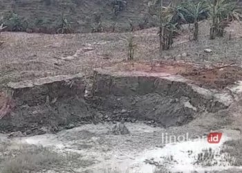 Semburan lumpur bercampur gas di Dukuh Kedinding, Desa Ngraho, Kecamatan Kedungtuban, Kabupaten Blora, 13 Februari 2025. (Lingkarjateng.id)