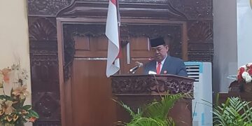 Bupati Grobogan periode 2025-2030, Setyo Hadi, saat memberikan pidato dalam rapat paripurna yang digelar DPRD setempat pada Jumat, 21 Februari 2025. (Ahmad Abror/Lingkarjateng.id)