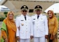 Bupati dan Wakil Bupati Pati, Sudewo dan Risma Ardhi Chandra, bersama istri masing-masing saat mengikuti pelantikan kepala daerah serentak di Istana Kepresidenan, Jakarta, pada Kamis, 20 Februari 2025. (Dok. Pribadi/Lingkarjateng.id)