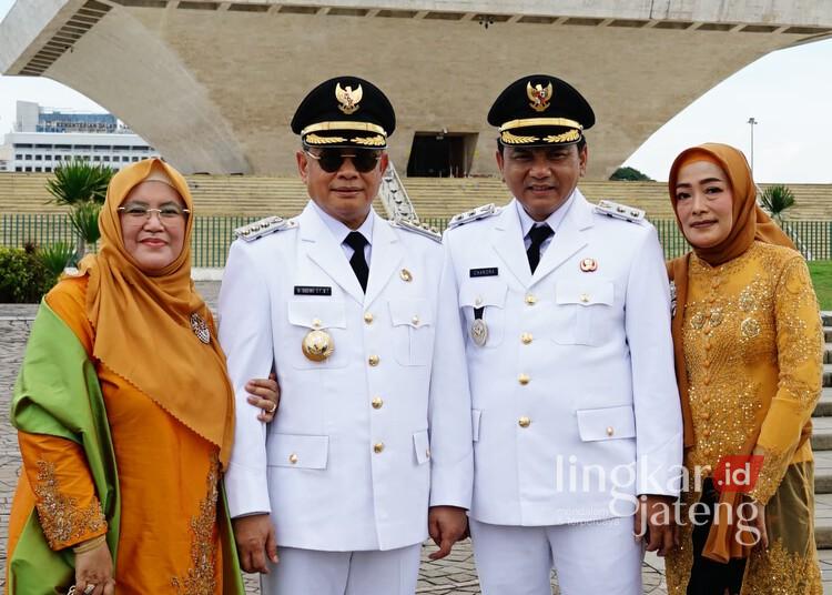 Bupati dan Wakil Bupati Pati, Sudewo dan Risma Ardhi Chandra, bersama istri masing-masing saat mengikuti pelantikan kepala daerah serentak di Istana Kepresidenan, Jakarta, pada Kamis, 20 Februari 2025. (Dok. Pribadi/Lingkarjateng.id)