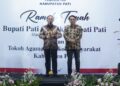 Bupati dan Wakil Bupati Pati, Sudewo dan Risma Ardhi Chandra, dalam acara ramah tamah di Kecamatan Kayen, Kabupaten Pati, pada Kamis malam, 20 Februari 2025. (Setyo Nugroho/Lingkarjateng.id)