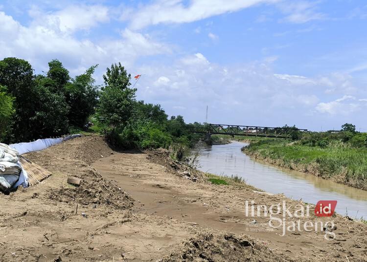 Tanggul darurat di Kali Bodri Kendal