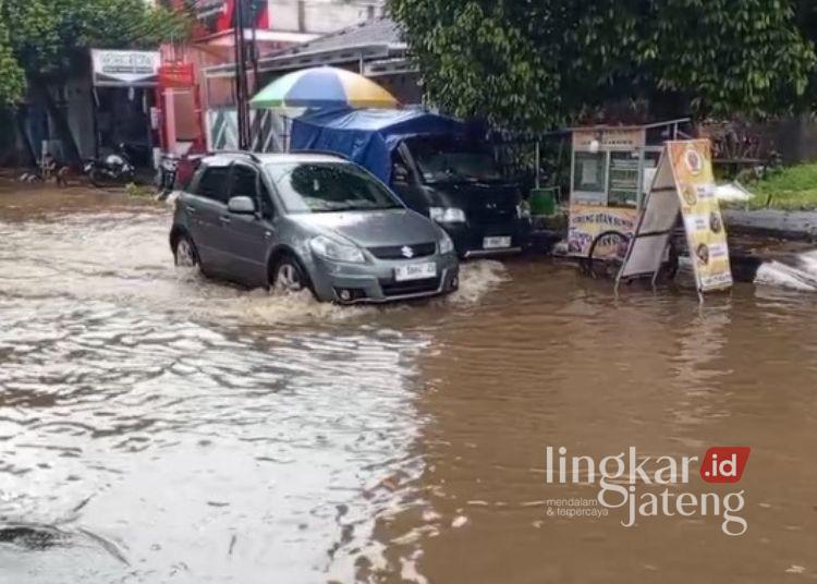 Salah satu titik banjir di wilayah Pati, Senin (17/2). (Dok. Setyo Nugroho/;Lingkarjateng.id)