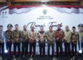 Bupati dan Wakil Bupati Pati, Sudewo dan Risma Ardhi Chandra bersama Ketua DRPD Kabupaten Pati beserta pimpinan komisi, Sekda Pati, Kapolresta Pati dan beberapa pihak terkait, Kamis malam, 20 Februari 2025.(Setyo Nugroho/Lingkarjateng.id)