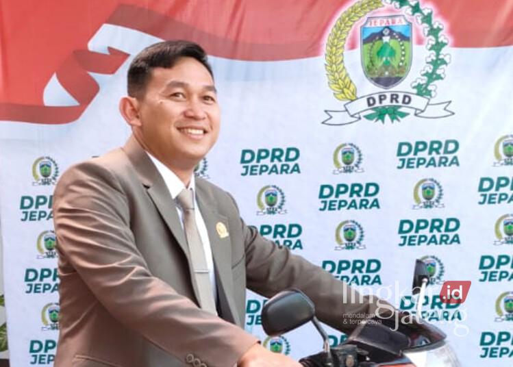 Anggota Komisi A DPRD Jepara Dorong Tamansari Beli Produk Sponsor Persijap 25 Anggota Komisi A DPRD Kabupaten Jepara dari Fraksi Gerindra, Khoirul Anam. (Muhammad Aminudin/Lingkarjateng.id)