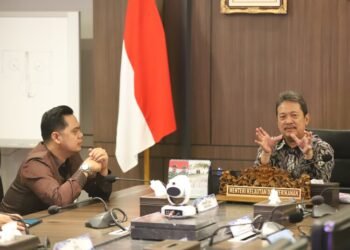 Bupati Jepara, Witiarso Utomo, saat menemui Menteri Kelautan dan Perikanan, Sakti Wahyu Trenggono, di Jakarta pada Jumat, 14 Maret 2025. (Tomi Budianto/Lingkarjateng.id)