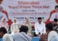 Bupati Tika saat memberikan arahan dan menerima aspirasi dari masyarakat pada Kegiatan Safari Ramadan yang digelar di Masjid Baitul Karim Desa Triharjo Kecamatan Gemuh. (Unggul Priambodo/Lingkarjateng.id)