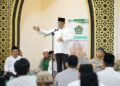 Bupati Pati Sudewo saat menghadiri Tarawih dan Silaturahmi Bersama (Tarhima) putaran pertama bersama jajaran Forkopimda di Kantor Kementerian Agama Kabupaten Pati pada Senin, 10 Maret 2025. (Lingkarjateng.id)