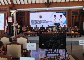 DPRD Pati Ajak Masyarakat Beri Saran dan Kritik Pembangunan Daerah 26 Wakil Ketua I DPRD Kabupaten Pati, Hardi, menyampaikan sambutannya dalam Forum Ranwal RKPD dan RPJMD di Pendopo Kabupaten Pati, Jumat, 21 Maret 2025. (Setyo Nugroho/Lingkarjateng.id)
