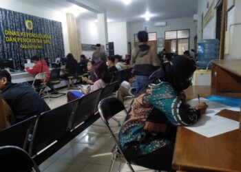 Suasana pelayanan di Dinas Kependudukan dan Catatan Sipil (Disdukcapil) Kabupaten Pati. (Setyo Nugroho/Lingkarjateng.id)