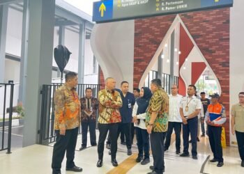 Menteri Perhubungan (Menhub), Dudy Purwagandhi, saat melihat sarana dan prasarana Terminal Tipe A Tingkir, Kota Salatiga, Kamis, 6 Maret 2025. (Humas Terminal Tingkir Salatiga/Lingkarjateng.id)