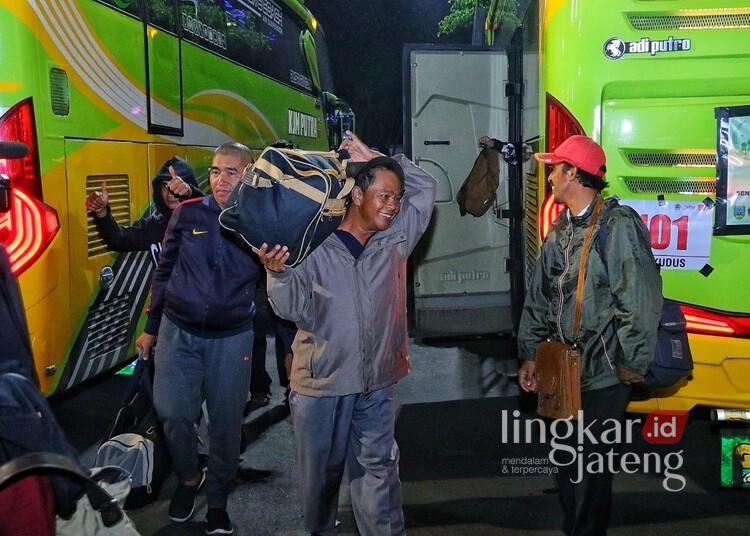Program mudik gratis lebaran yang diadakan oleh Pemkab Kudus tahun lalu. (Nisa Hafizhotus S./Lingkarjateng.id)