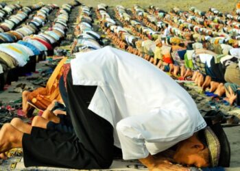 Ilustrasi sholat Idul Fitri. (Antara/Lingkarjateng.id)