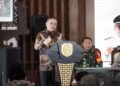 Bupati Pati, Sudewo, saat memberi sambutan dalam kegiatan pengarahan Bupati Pati tentang penyesuaian pendapatan dan efisiensi anggaran dalam APBD tahun anggaran 2025 di Pendopo Kabupaten Pati pada Kamis, 13 Maret 2025. (Dok. HMS/Lingkarjateng.id)