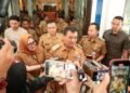 Gubernur Jateng Ahmad Luthfi saat memberikan keterangan kepada wartawan di Solo, Jawa Tengah, Senin (10/3). (Dok. Pemprov Jateng)