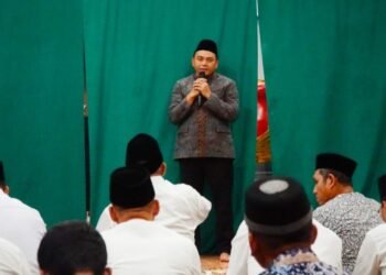 Wakil Bupati Pati Risma Ardhi Chandra dalam acara Tarawih dan Silaturahmi Bersama (Tarhima) di Aula DPRD Kabupaten Pati pada Rabu, 12 Maret 2025. (Lingkarjateng.id)