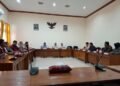 Komisi A DPRD Pati audiensi dengan pemilik lama ruko di Desa Semampir dan bagian hukum Pemkab Pati Kamis, 6 Maret 2025. (Setyo Nugroho/Lingkarjateng.id)