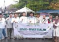 PD MES Kendal dan YPPEI Arrisalah saat menggelar kegiatan bagi takjil di kawasan Alun-Alun Kabupaten Kendal, Sabtu, 15 Maret 2025. (Dok. for Lingkarjateng.id)