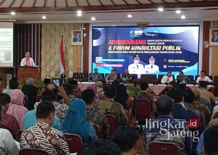 Pemkot Pekalongan Matangkan RPJMD 2025-2029, Fokus pada Kesejahteraan dan Infrastruktur 25 Pemkot Pekalongan gelar Musrenbang RKPD 2026 dan forum konsultasi publik RPJMD 2025-2029 di Ruang Jlamprang, Kantor Sekretariat Daerah Kota Pekalongan, Selasa, 18 Maret 2025. (Fahri Akbar/Lingkarjateng.id)